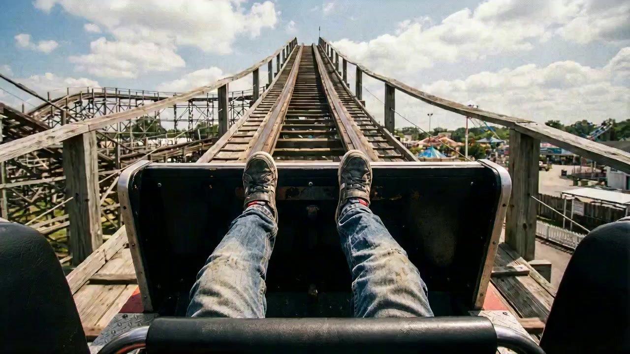Adrenalinpumpet rutsjebane i førsteperson – Seedance 2.0 AI generated video example